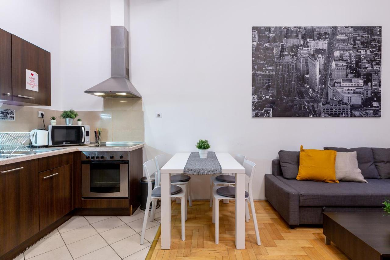 Dowtown Home In The Gozsdu Garden Budapest Ngoại thất bức ảnh