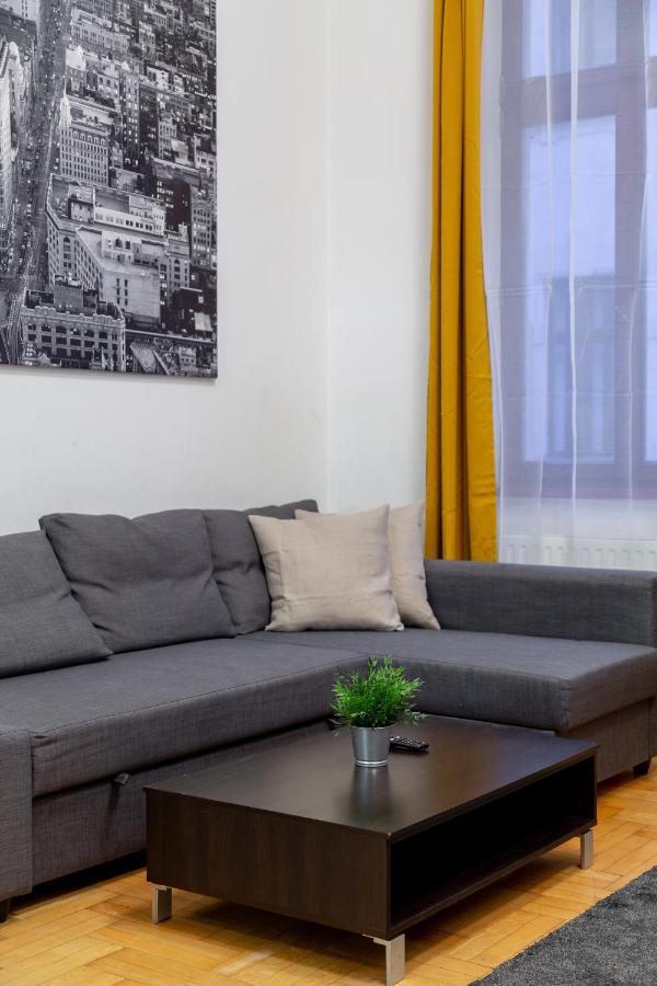 Dowtown Home In The Gozsdu Garden Budapest Ngoại thất bức ảnh