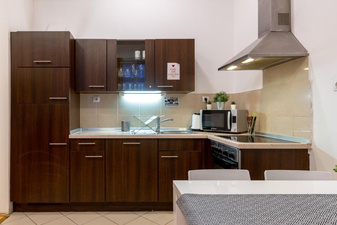 Dowtown Home In The Gozsdu Garden Budapest Ngoại thất bức ảnh