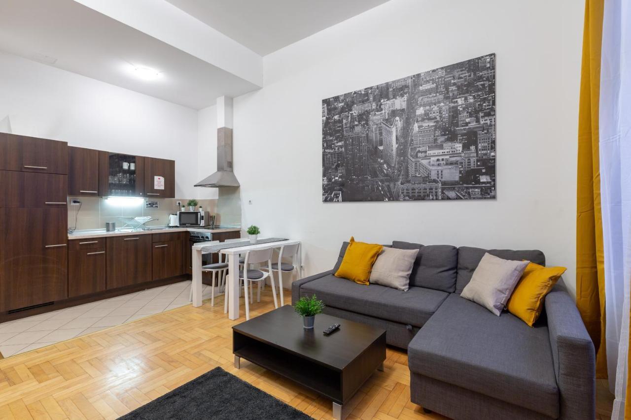 Dowtown Home In The Gozsdu Garden Budapest Ngoại thất bức ảnh